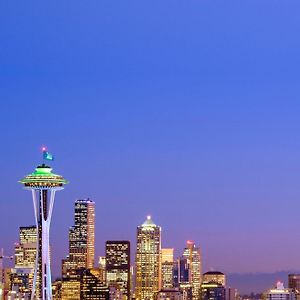 Astra Hotel, Seattle, A Tribute Portfolio Hotel By Marriott